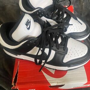 Nike Dunk Low Twist in Black and White